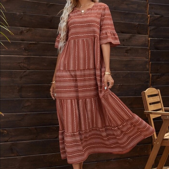 Dresses & Skirts - Notched neck flounce sleeve dress